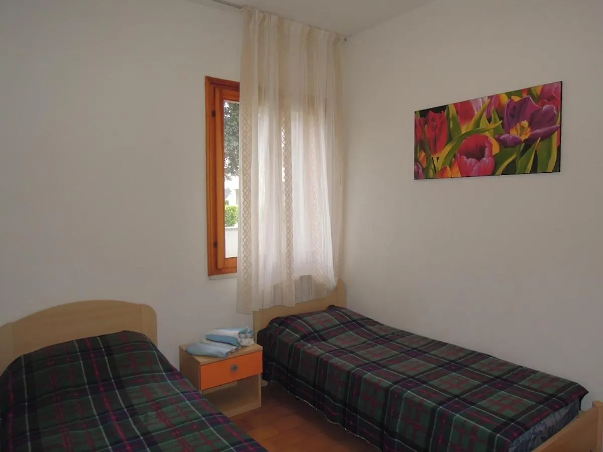 Villa With Private Garden And Barbeque - Beahost Bibione Apartment