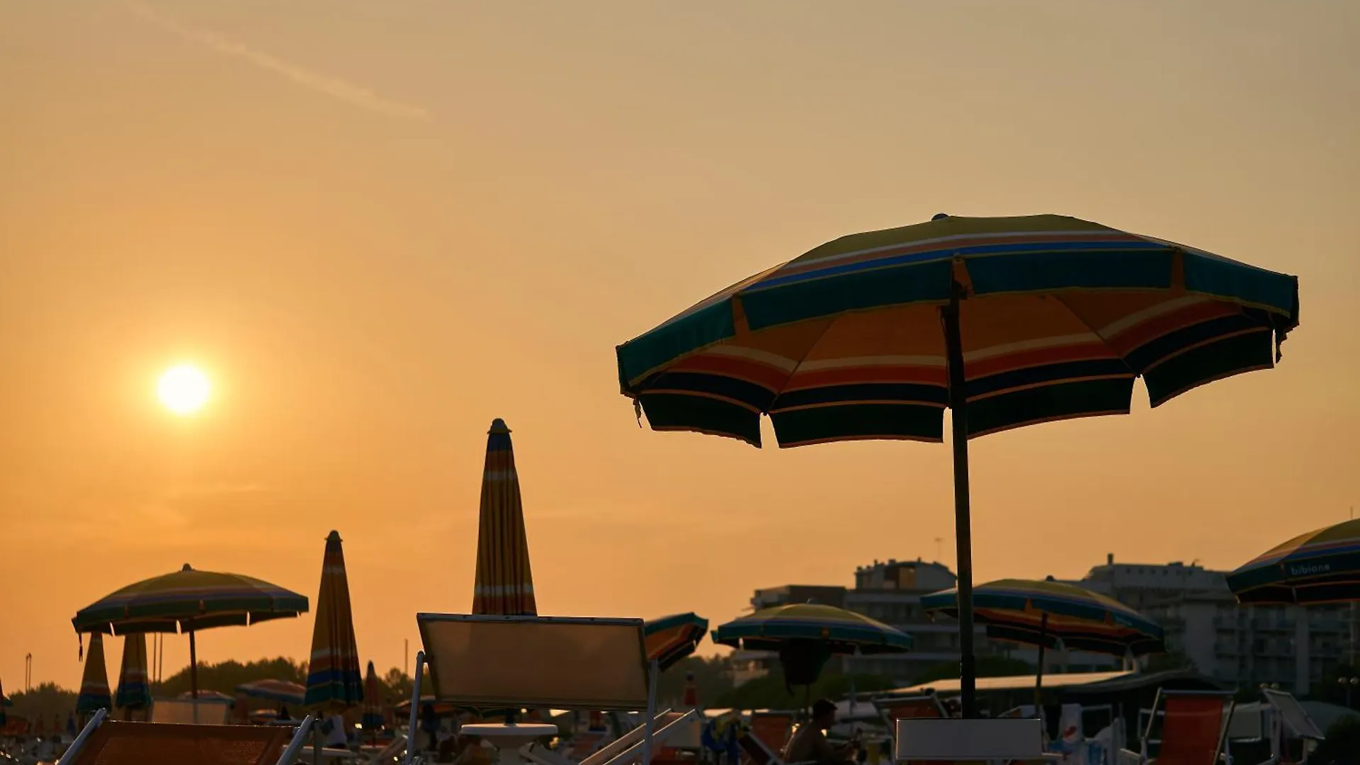 Villa With Private Garden And Barbeque - Beahost Bibione Apartment