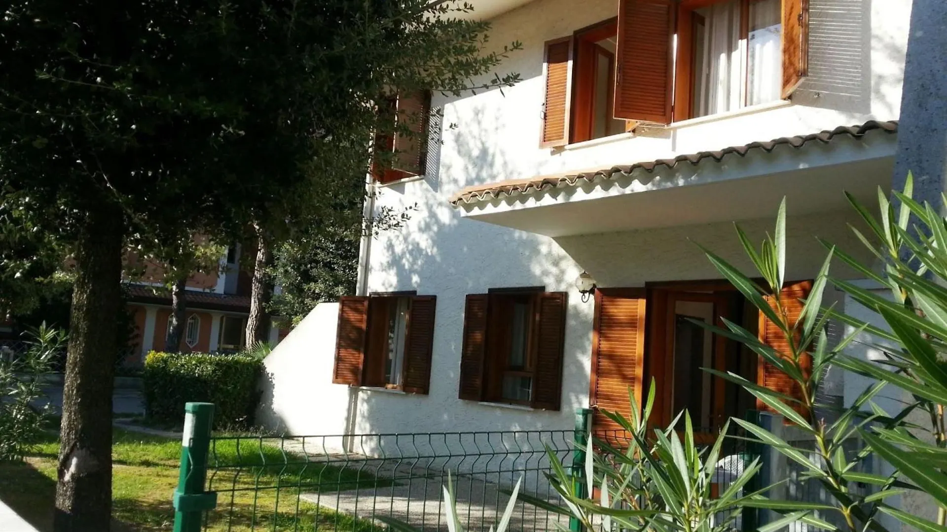 Villa With Private Garden And Barbeque - Beahost contacts